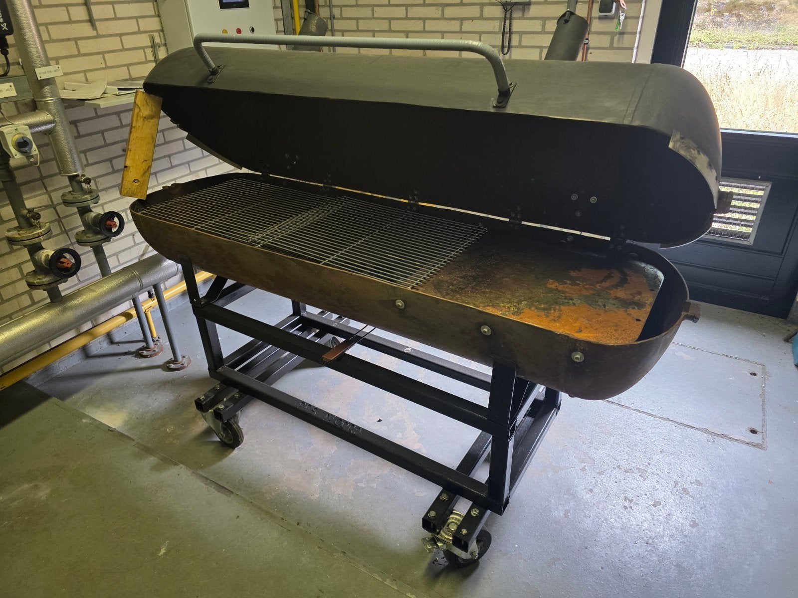 Robuuste BBQ Smoker op wielen - Perfect voor feesten!, Ophalen, Gebruikt, Handgemaakt