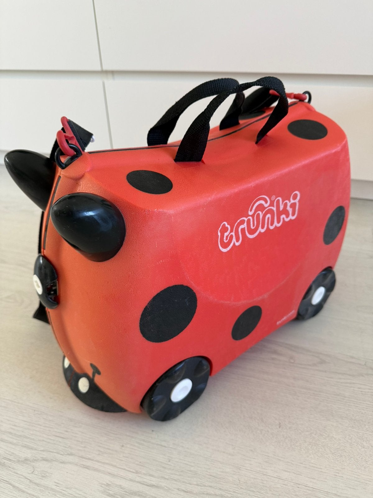 Trunki Ride-on lieveheersbeestje kinderkoffer / rolkoffer, Wieltjes, Hard kunststof, Minder dan 50 cm, Ophalen of Verzenden