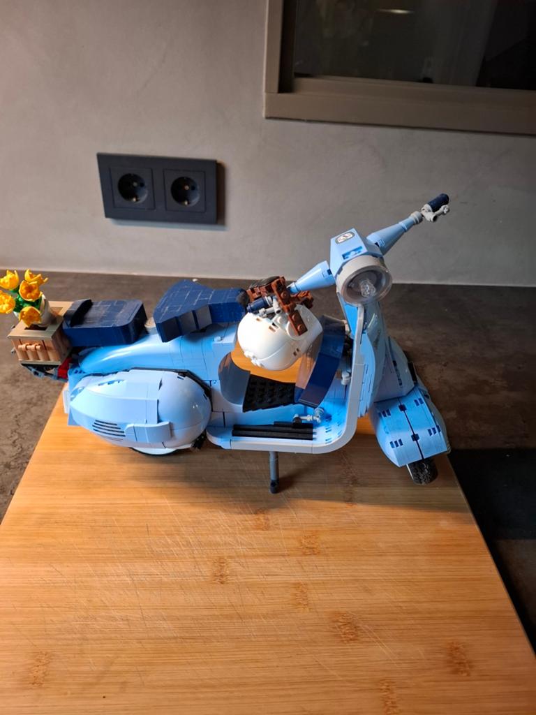 Lego vespa  10298, Lego, Ophalen of Verzenden, Zo goed als nieuw, Complete set