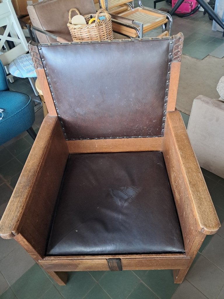 Eiken Armstoel Fauteuil Bruin Leer Siernagels  CS27273, Ophalen, Gebruikt, Hout, 50 tot 75 cm