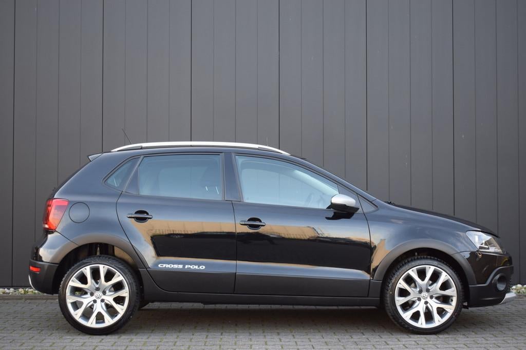Volkswagen Polo 1.2 TSi Cross ECC | Telefonie | Sportstoelen, Stof, 4 cilinders, Met garantie (alle), Zwart
