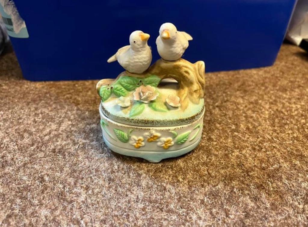 vintage porselein Royal Crown Doves juwelendoosje, Ophalen of Verzenden