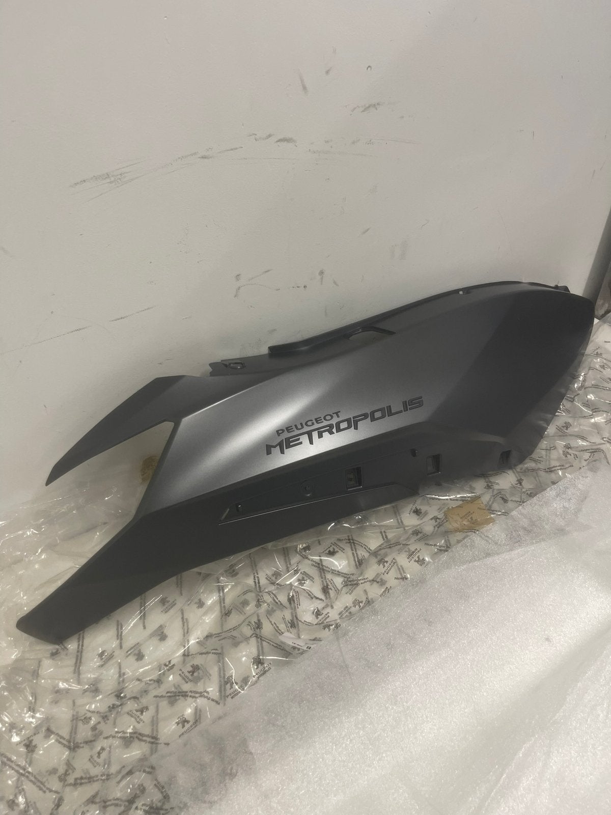 Nieuw Zijkap Achter Peugeot Metropolis 400 Origineel (m2456079335 ...