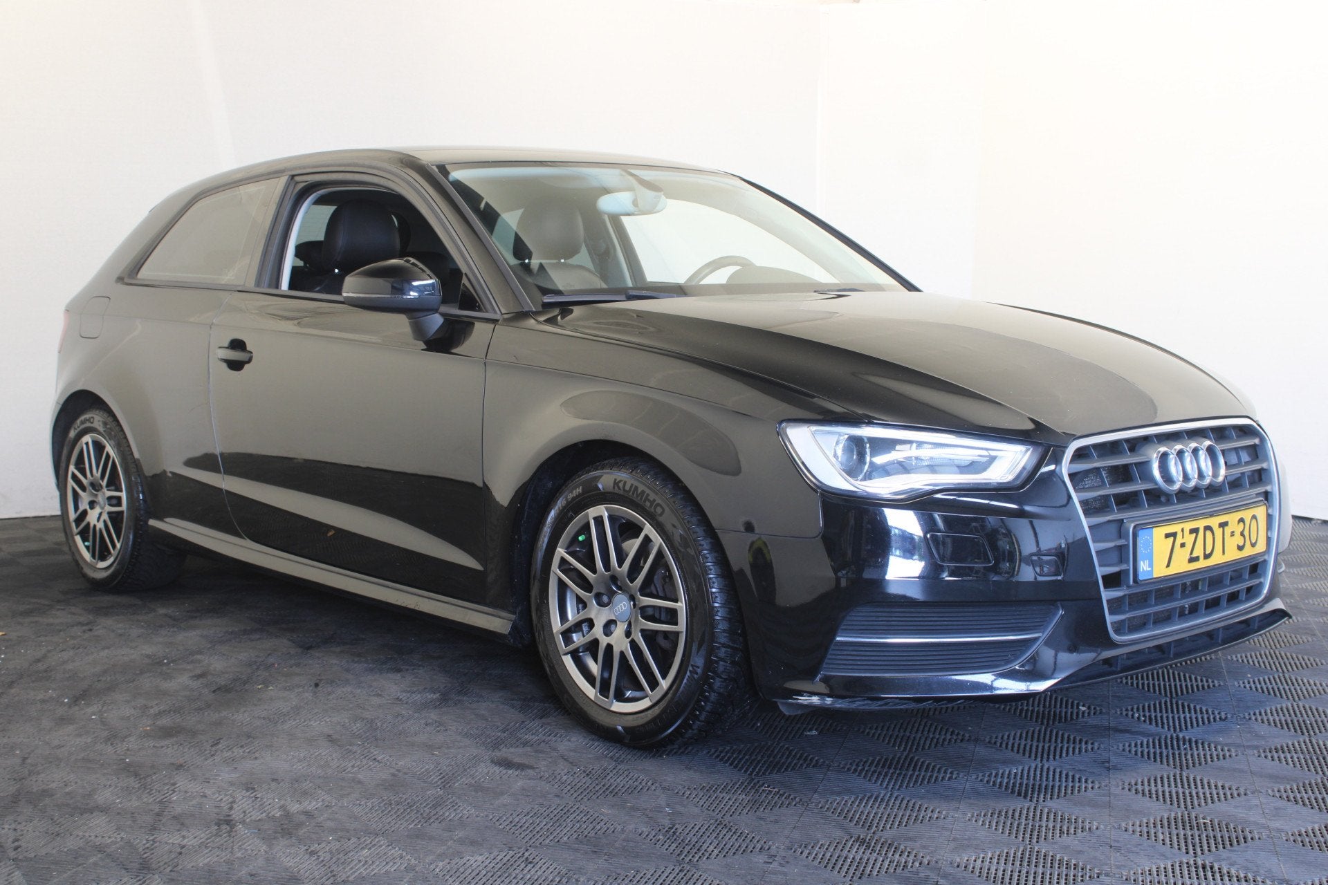 Audi A3 1.6 TDI ultra Attraction Pro Line plus (bj 2014), Auto's, Voorwielaandrijving, Euro 5, Gebruikt, Zwart