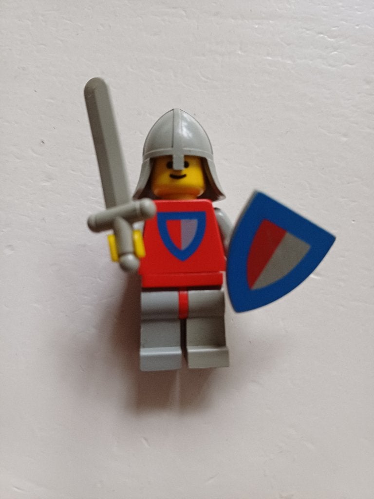 Vintage LEGO Ridder Minifiguur met Zwaard en Schild, Kinderen en Baby's, Speelgoed | Duplo en Lego, Gebruikt, Lego, Minifiguur