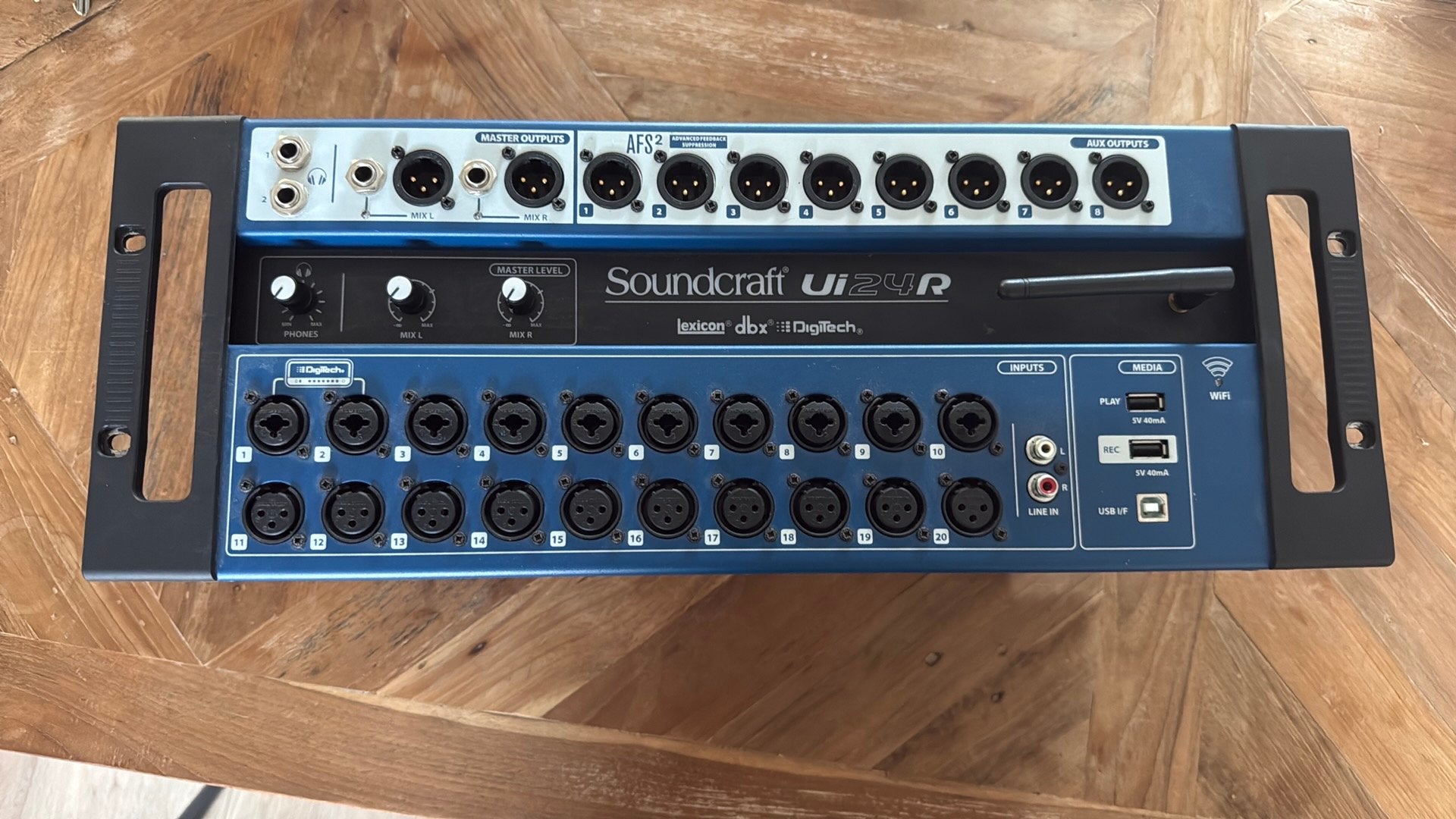 Soundcraft UI24R