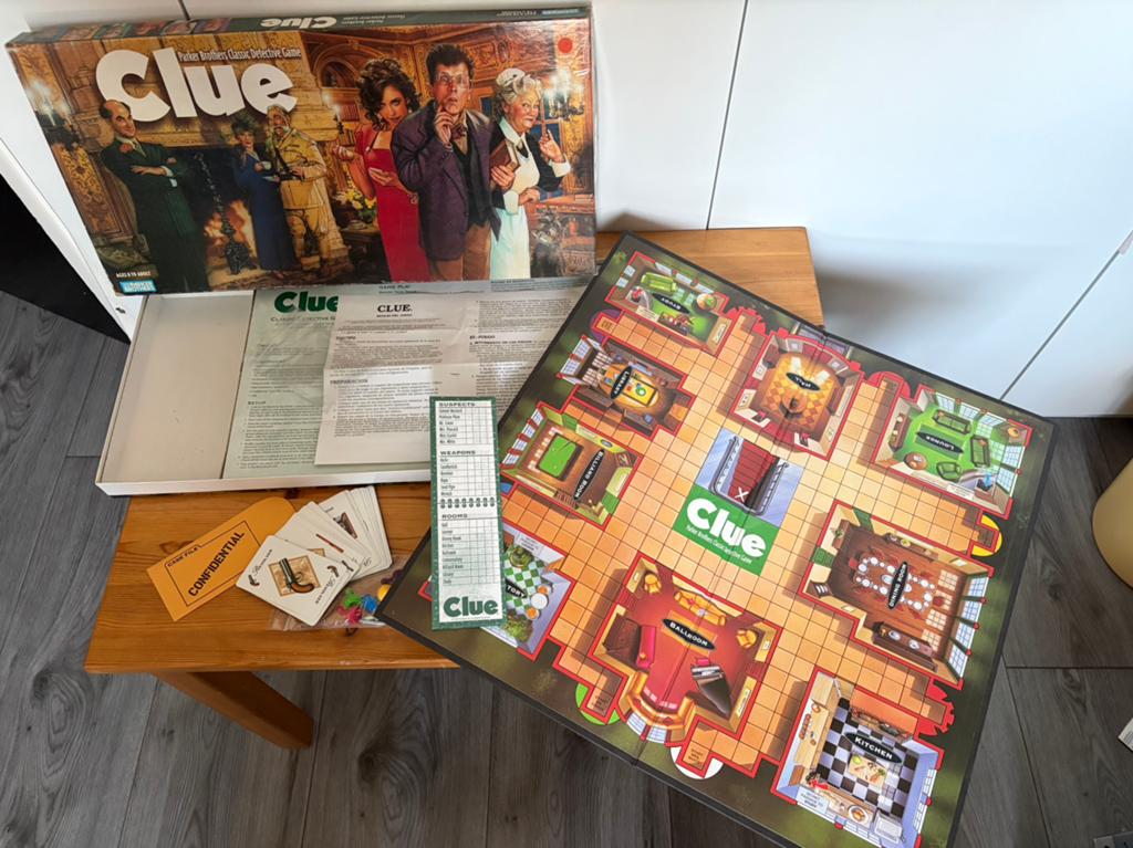 Cluedo Bordspel - Klassiek Detective Spel, Vijf spelers of meer, Ophalen of Verzenden, Zo goed als nieuw