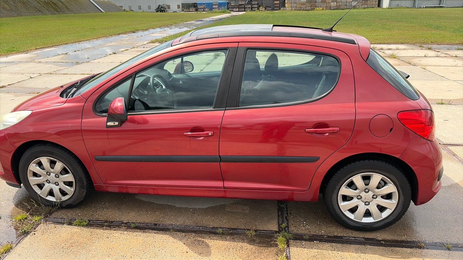 Peugeot 207 1.4 5DRS 2008 Rood, Auto's, Voorwielaandrijving, 1360 cc, Zwart, 4 cilinders