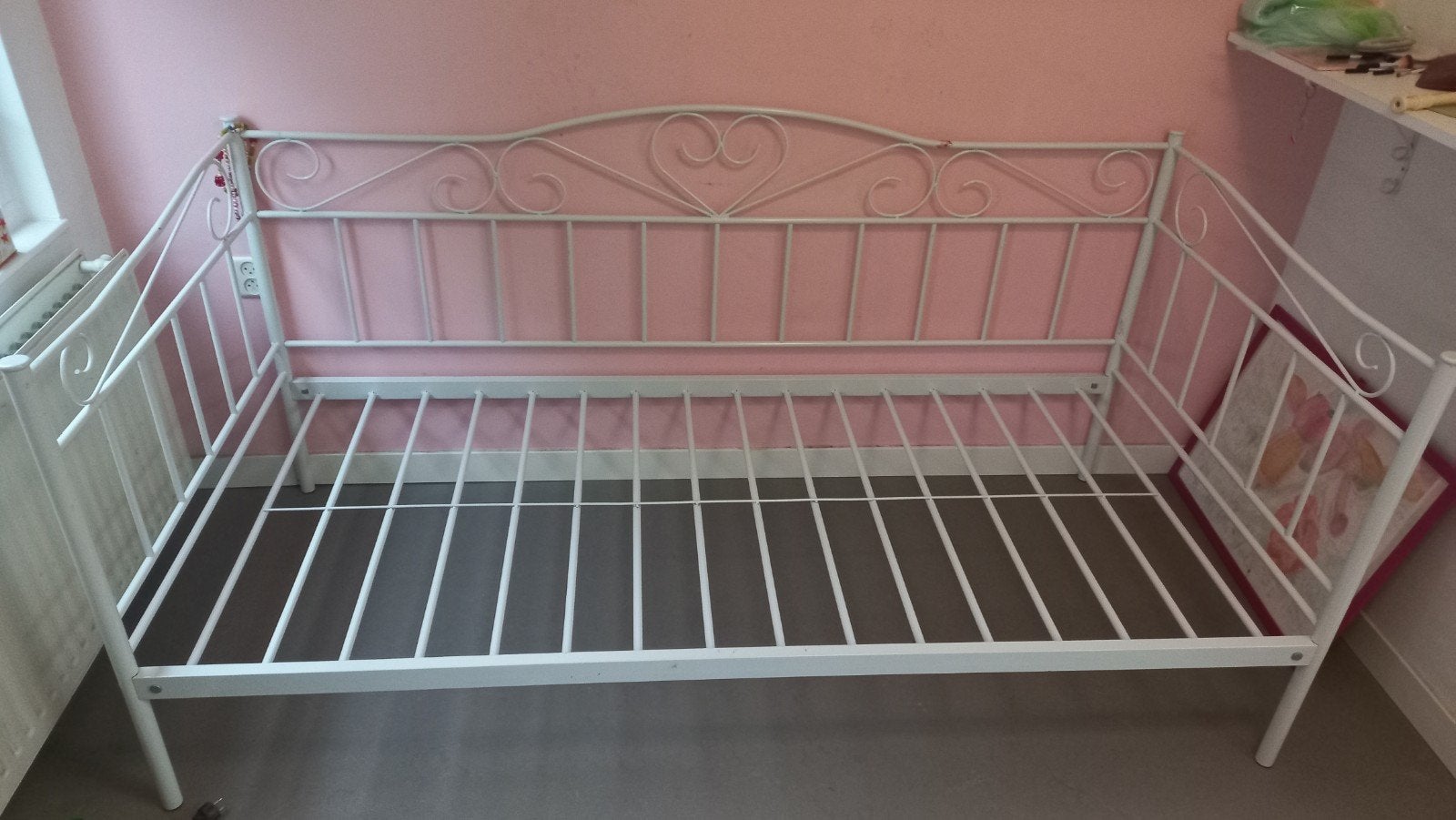 Metalen sierlijk spijlenbed, Ophalen, 90 cm, Eenpersoons, Wit