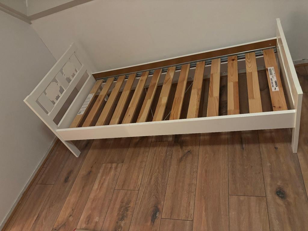 IKEA KRITTER peuterbed – wit (70x160 cm), Kinderen en Baby's, Kinderkamer | Bedden, Zo goed als nieuw, 140 tot 160 cm, 70 tot 85 cm