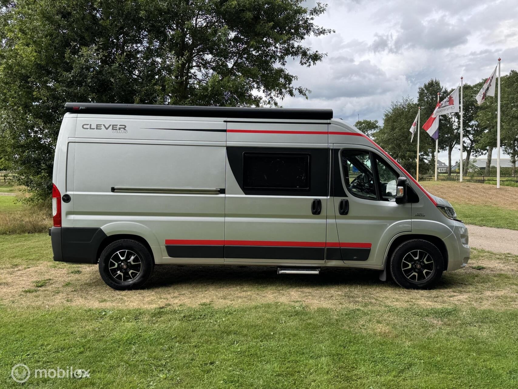 Pössl Clever 600 | Buscamper | Zonnepanelen | Luchtvering |, Caravans en Kamperen, Campers, Bedrijf, Spitzackerstr. 12, D-82166 Gräfelfing, Duitsland