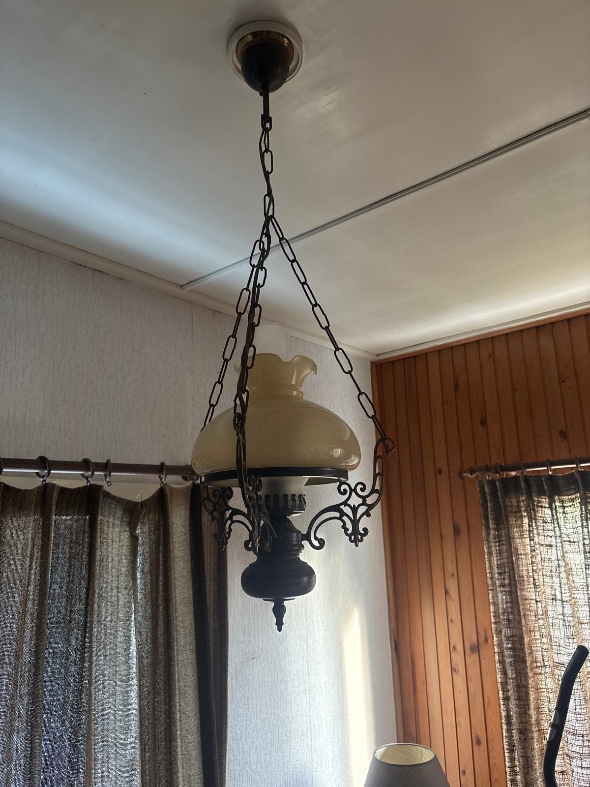 Kleine Klassieke hanglamp met ketting en glazen kap, Ophalen, Gebruikt, Glas, E14 (klein)