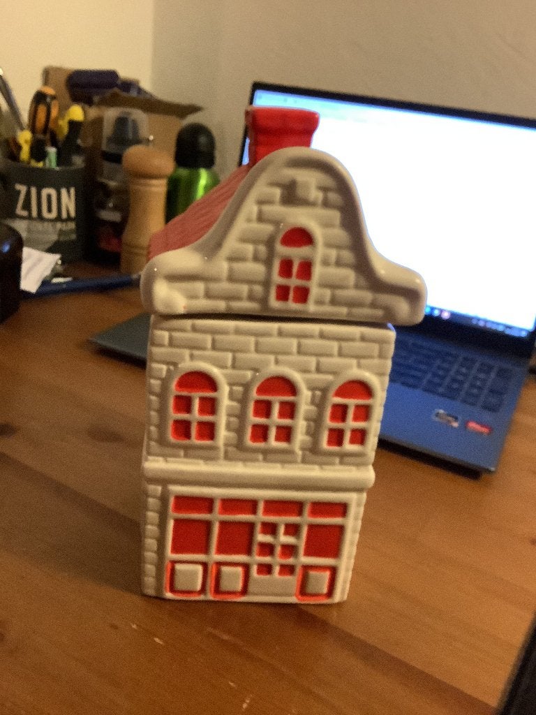 Keramieken voorraadpot rood/wit Grachtenpand 11 x 11 x 24 cm, Huis en Inrichting, Voorraadpot, Ophalen of Verzenden, Zo goed als nieuw