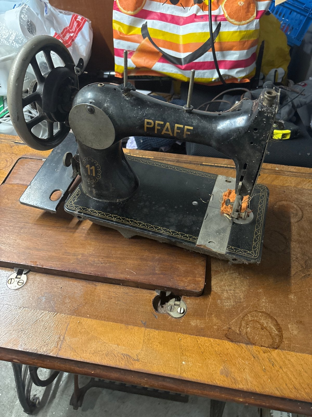 Antieke PFAFF Naaimachine met Houten Tafel, Antiek en Kunst, Ophalen