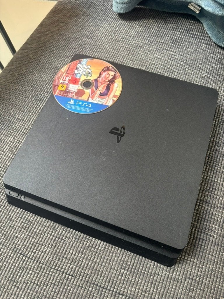 Playstation 4 Slim, Spelcomputers en Games, Spelcomputers | Sony PlayStation 4, Ophalen of Verzenden, Zo goed als nieuw, Zonder controller