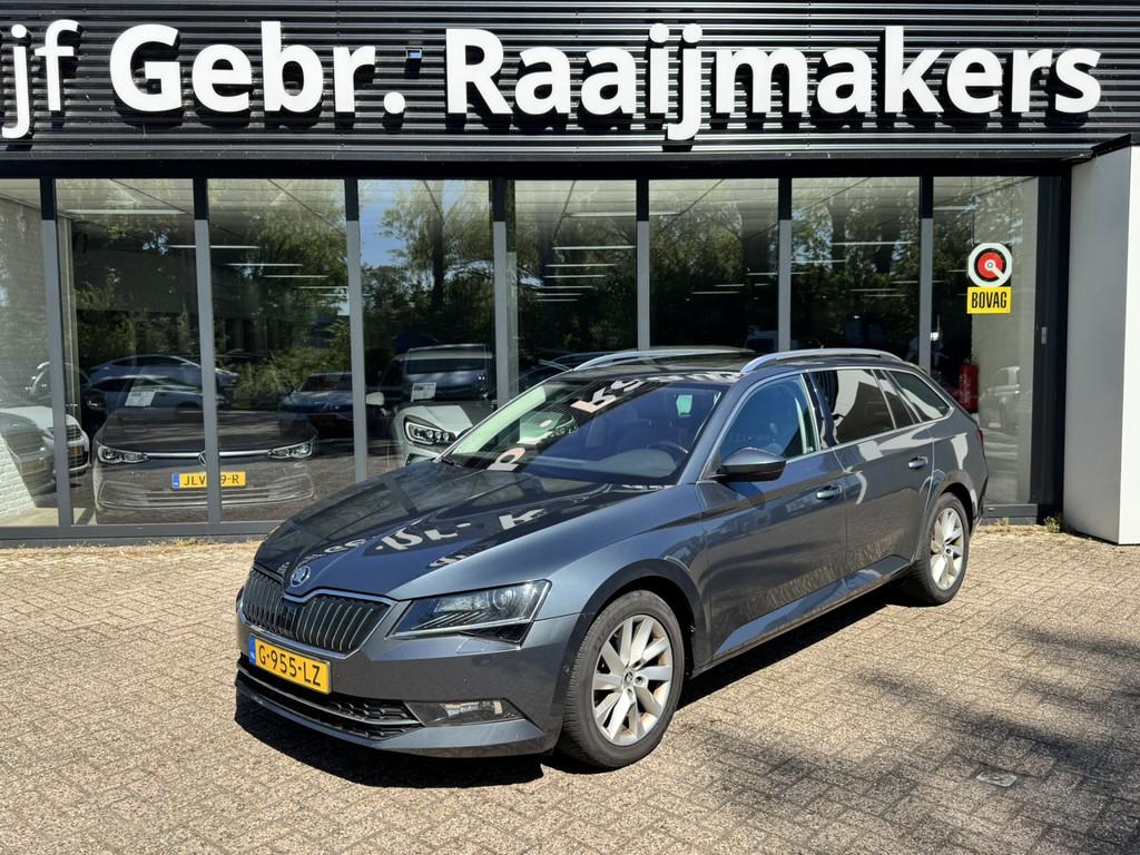 Skoda Superb Combi 2.0 TDI Style*Panoramadak*Leder*7355 NETT, Auto's, Voorwielaandrijving, Gebruikt, Euro 6, 4 cilinders