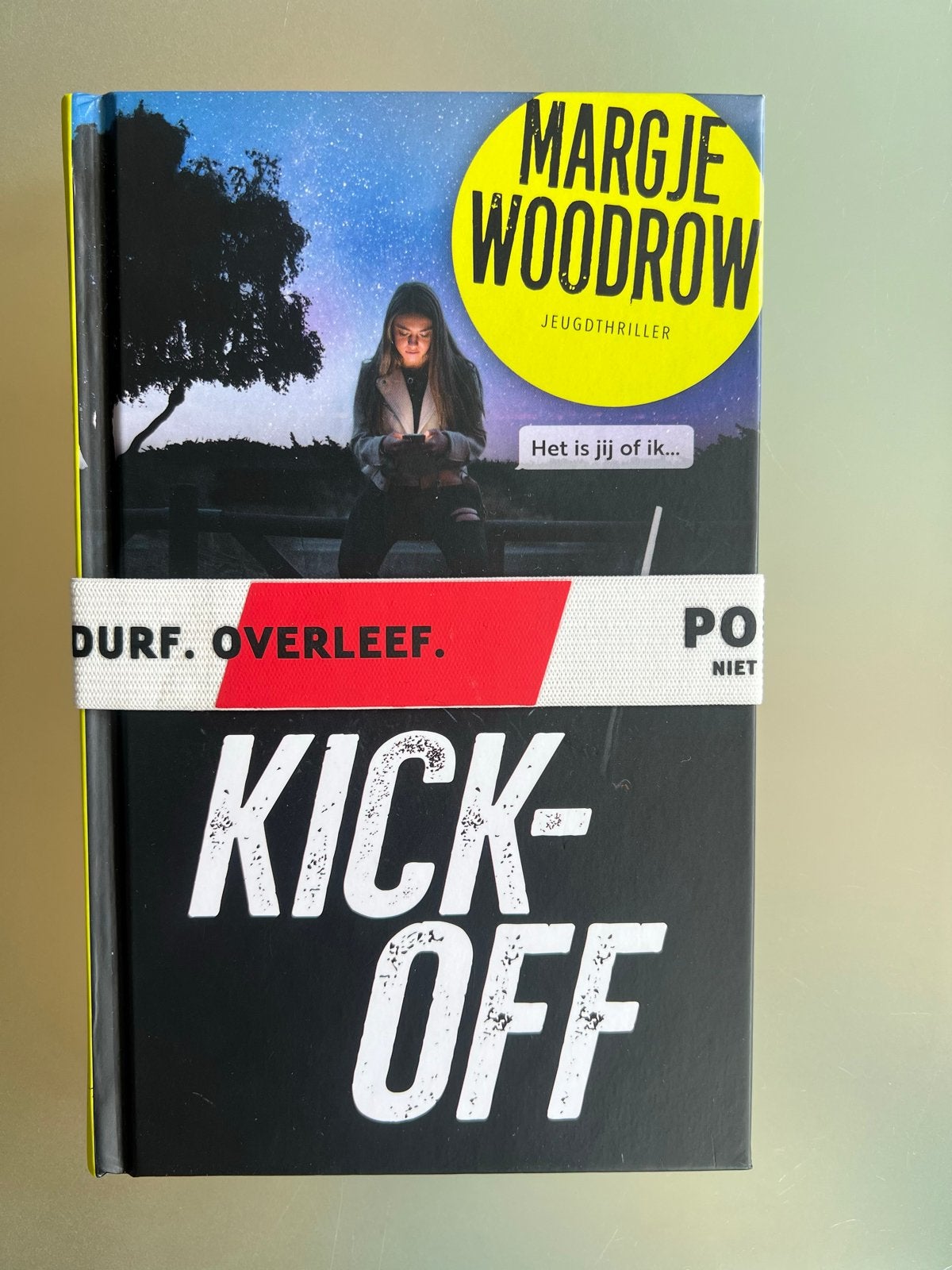 Kick-off - Margje Woodrow (Jeugdthriller) - Nieuwstaat, Ophalen of Verzenden, Nieuw, Fictie