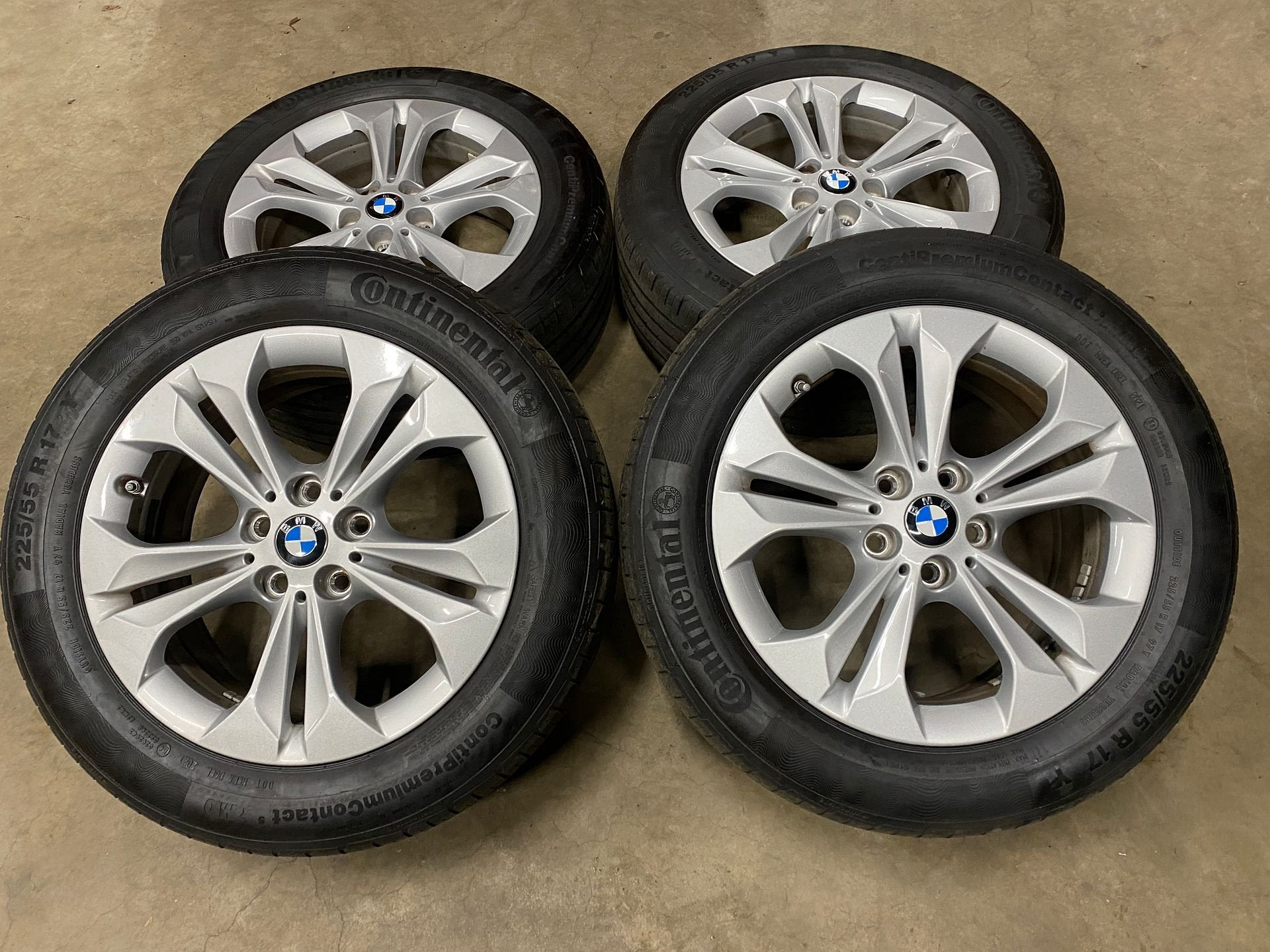 Diversen 17 inch originele velgen + banden BMW X1 X2