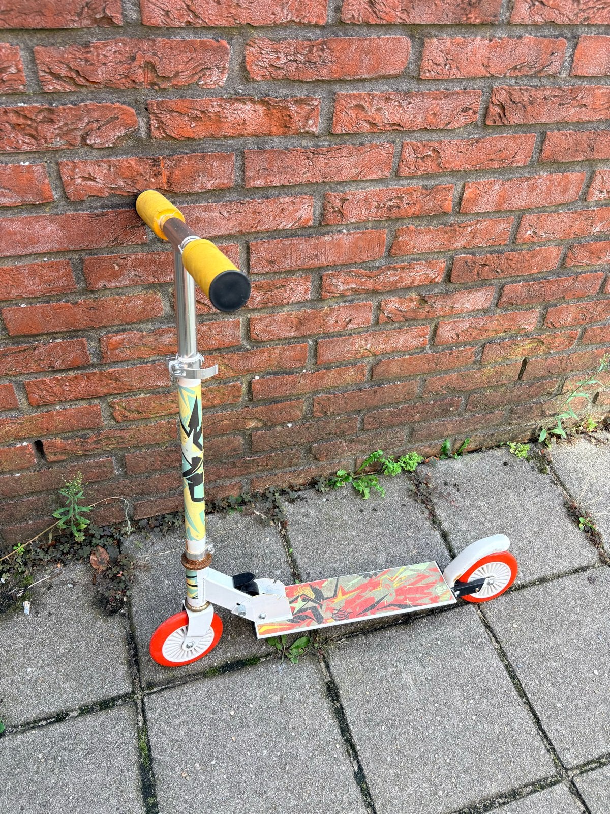 Inklapbare step met opvallend design, Ophalen of Verzenden, Gebruikt, Gewone step