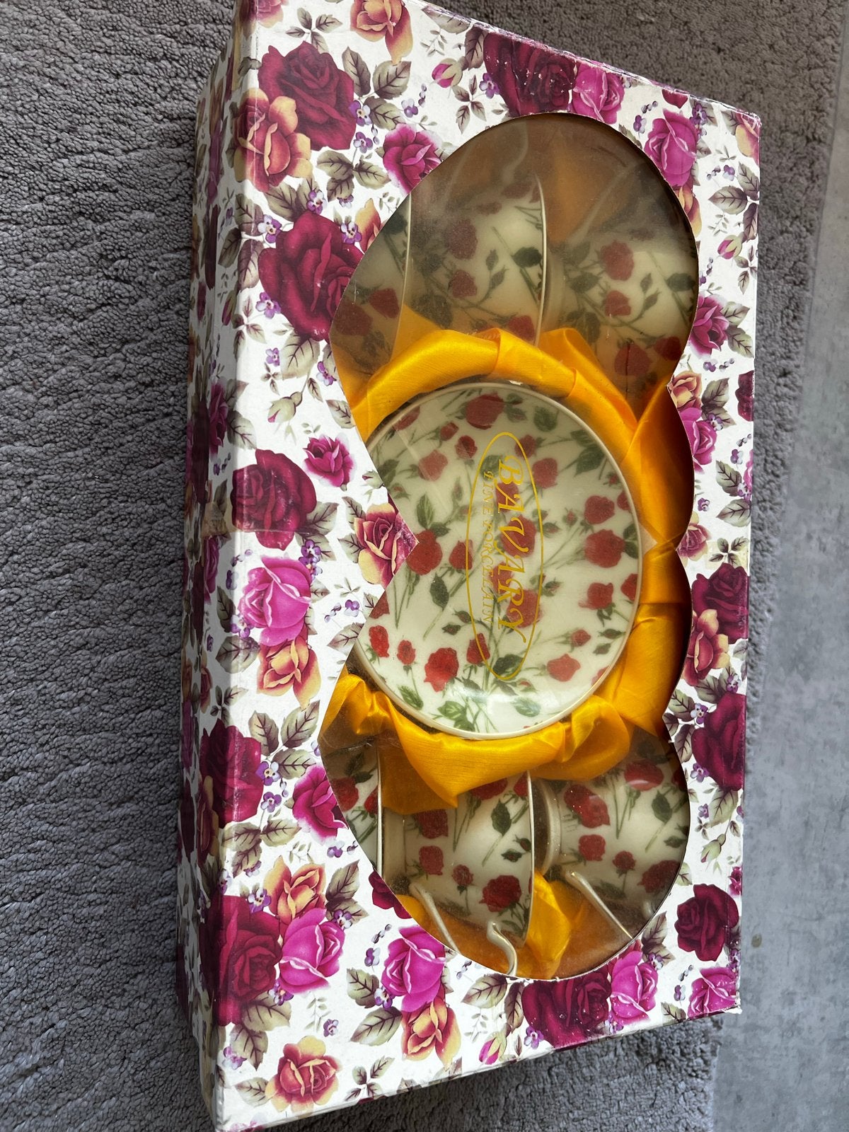 Nieuw Bavary Porseleinen Thee/Koffieservies - Rode Rozen, Ophalen, Overige merken, Klassiek, Nieuw