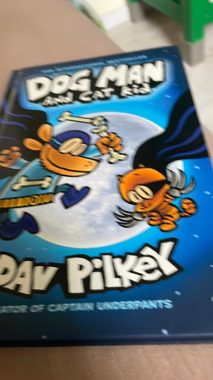 Dog man deel 4 engels, Ophalen of Verzenden, Zo goed als nieuw, Cartoons