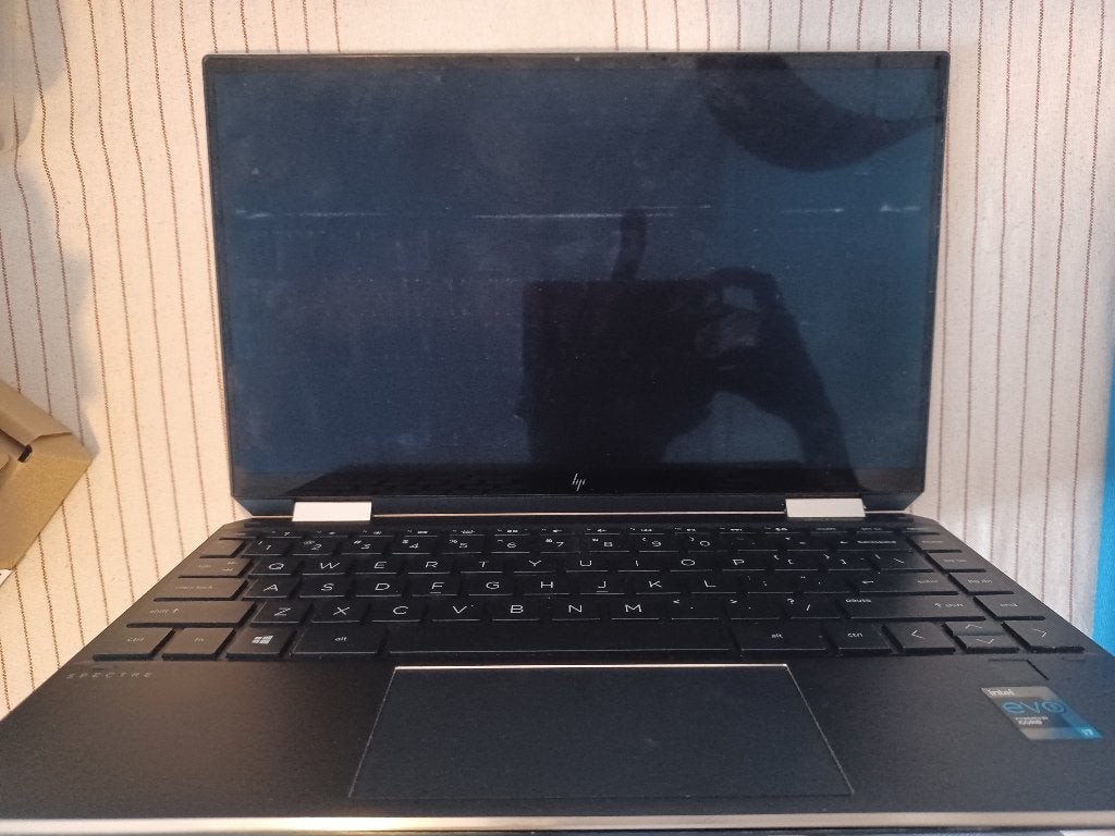 Kapotte HP-laptop (beschadigd moederbord), Computers en Software, Ophalen, Qwerty, 13 inch, 512 GB