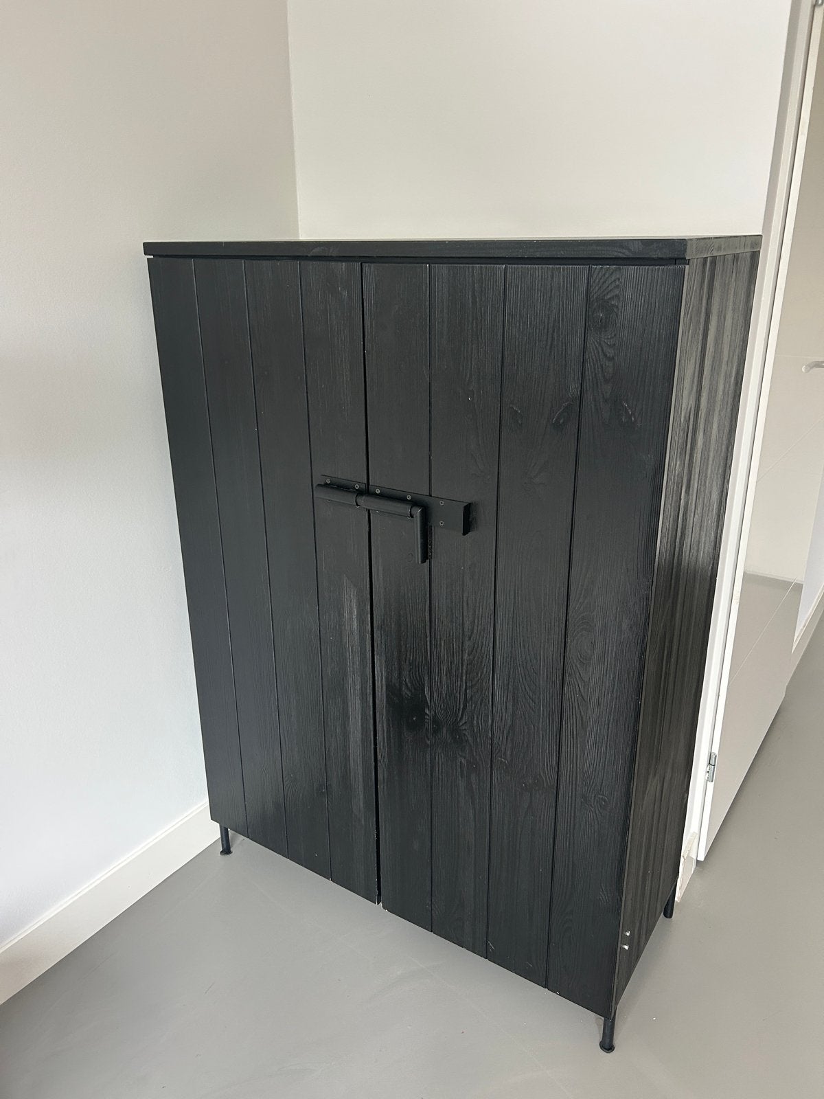 Zwarte kast Woood bruut, Huis en Inrichting, Kasten | Dressoirs, Gebruikt, 100 tot 150 cm, 25 tot 50 cm, Met deur(en), Overige houtsoorten