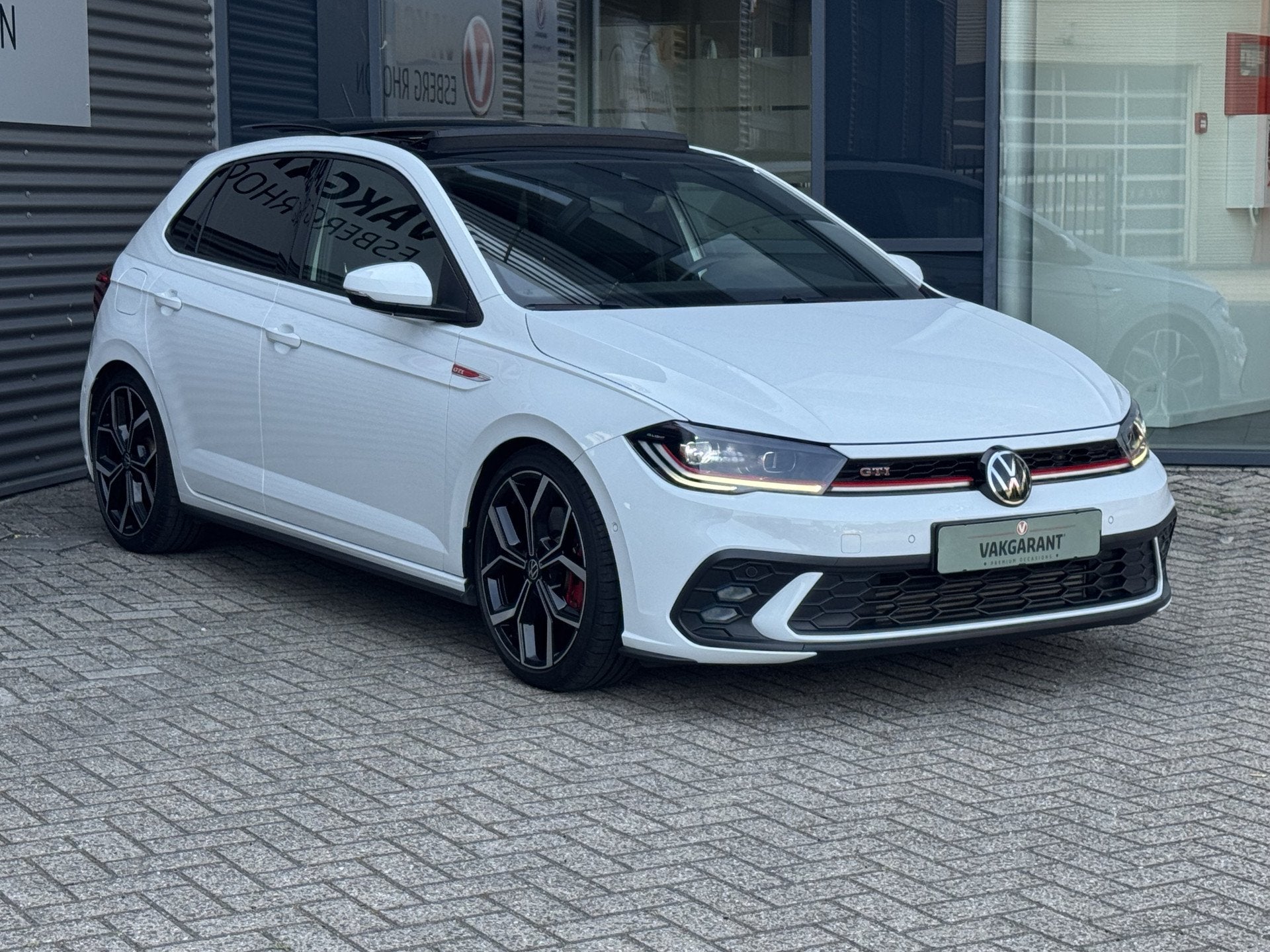 Volkswagen Polo 2.0 TSI GTI DSG SCHUIFDAK,IQ-LIGHTBEATS, 12 maanden, Gebruikt, Zwart, 4 cilinders