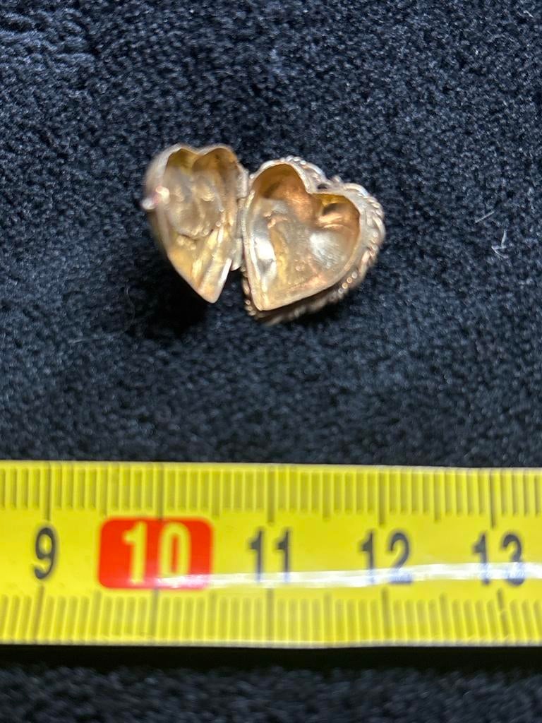 Vintage Hartvormig Medaillon - goud, Gebruikt, 20 of groter, Ophalen of Verzenden, Dame