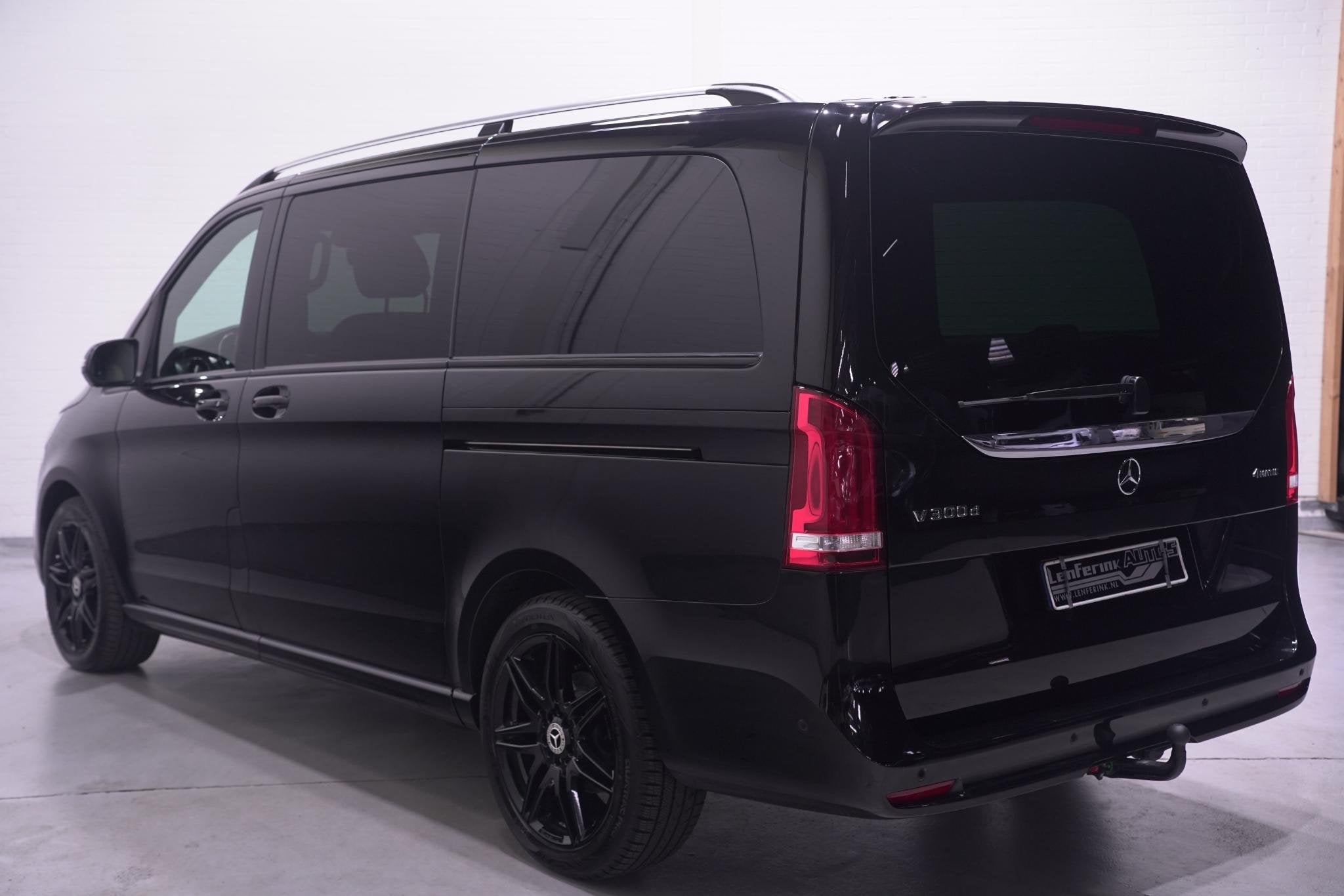 Mercedes-Benz V-klasse 300d 4-MATIC Lang AMG Line Dubbel Cab, Automaat, Parkeercamera, Gebruikt, 4 cilinders