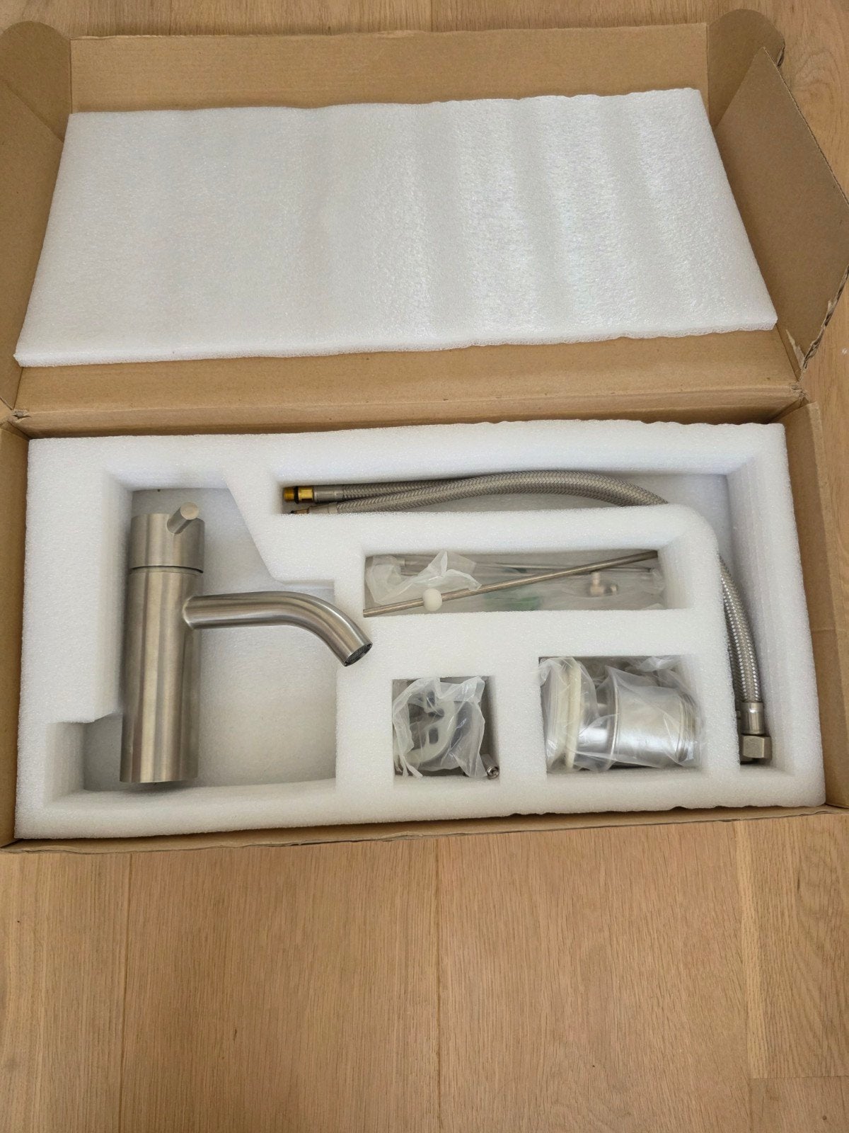 Nieuwe wastafelkraan met plugbediening, Doe-het-zelf en Verbouw, Sanitair, Ophalen