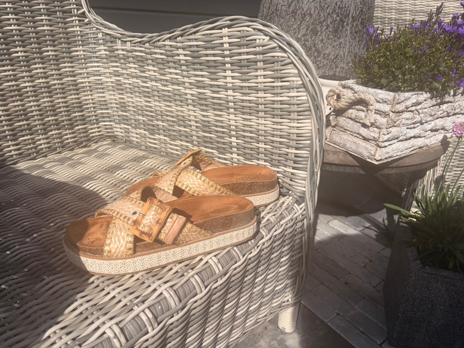 Posh slippers - maat 40, Kleding | Dames, Beige, Nieuw, Sandalen of Muiltjes, Ophalen of Verzenden