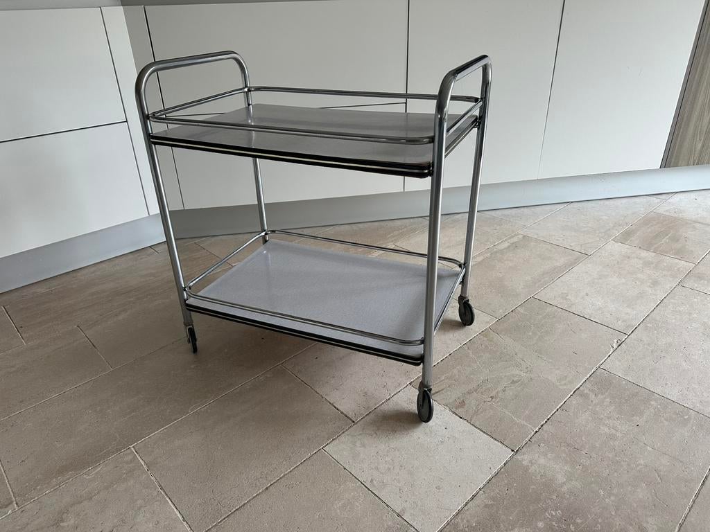 Vintage theewagen (retro), Huis en Inrichting, Tafels | Bijzettafels, Ophalen, Gebruikt, Metaal of Aluminium, 55 tot 75 cm