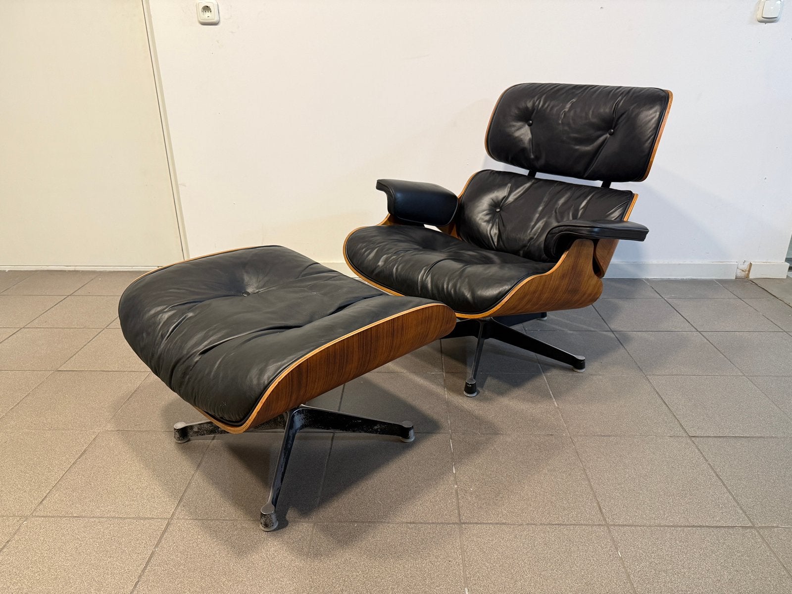 Vitra eames lounge chair met ottoman palisander, Gebruikt, Vitra Artifort Cassina Fritz Hansen Eames Gispen Pastoe Hay, 75 tot 100 cm