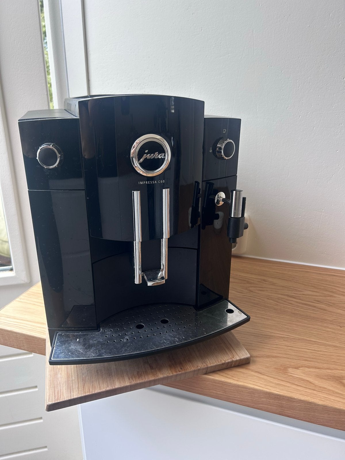 Jura Impressa C60 - Volautomatische Espressomachine, Witgoed en Apparatuur, Ophalen, Gebruikt, Koffiemachine, Koffiebonen