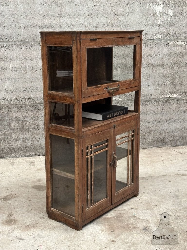 Art Deco vitrinekast met glas aan drie zijden, Ophalen of Verzenden