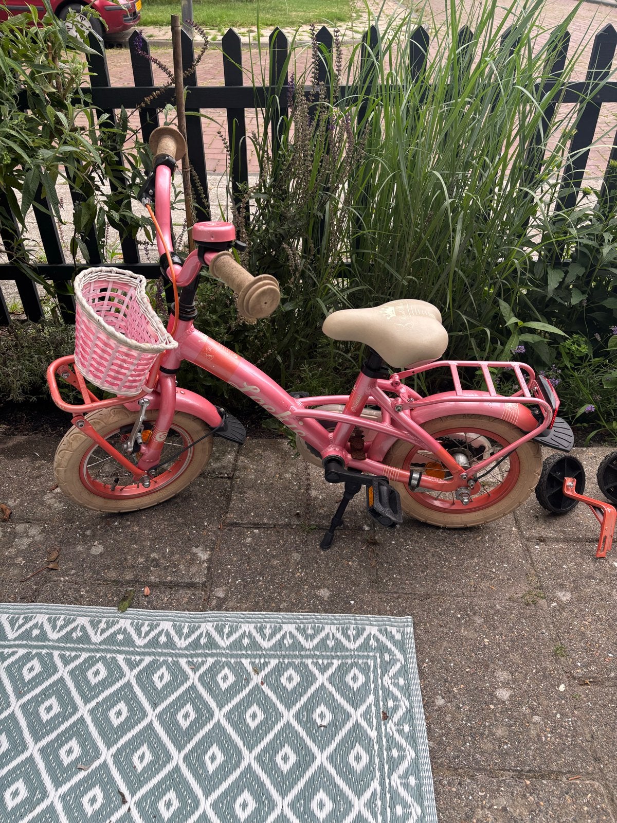 Loekie kinderfiets 12 inch met zijwieltjes, Ophalen, Terugtraprem, Zijwieltjes, Gebruikt