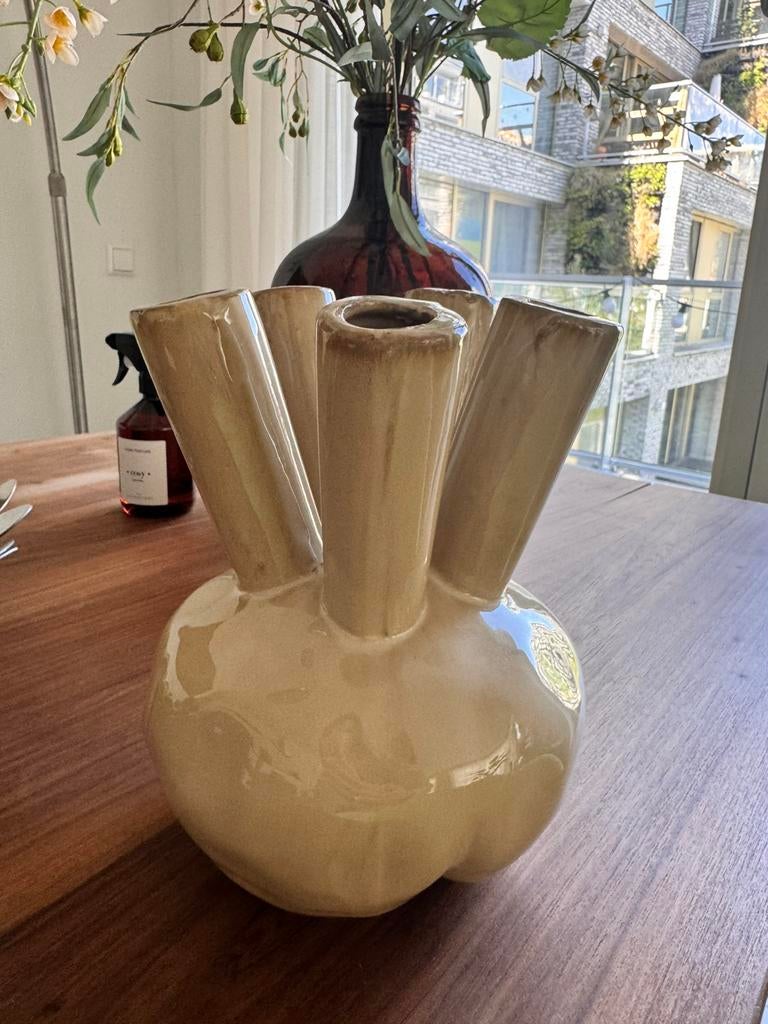 Beige tulpen vaas, Ophalen, Overige kleuren, Aardewerk of Porselein, Zo goed als nieuw