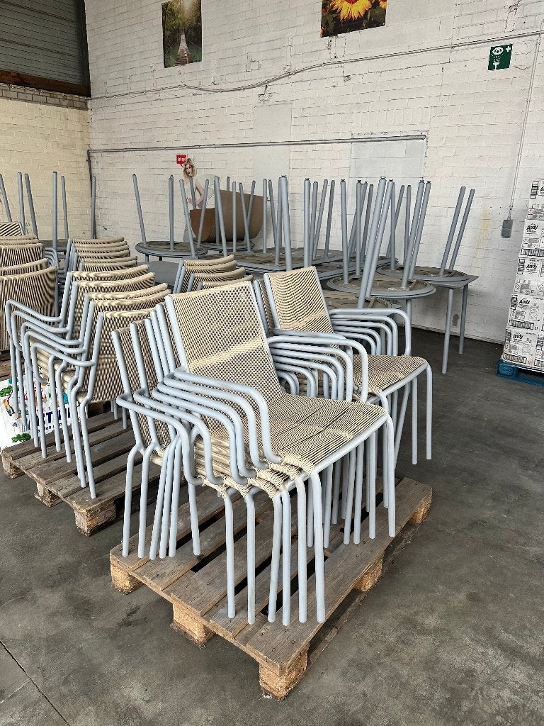 Horeca terrasset buitenmeubilair tafels en stoelen compleet, Ophalen, Gebruikt, Bijzettafel, Meer dan 8 zitplaatsen