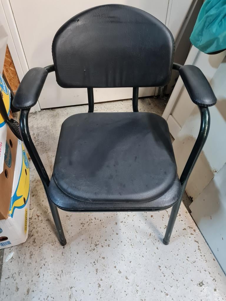 Zwarte stoel met armleuningen postoel toilet stoel Vermeiren, Huis en Inrichting, Ophalen, Gebruikt, Zwart, Modern, Functioneel