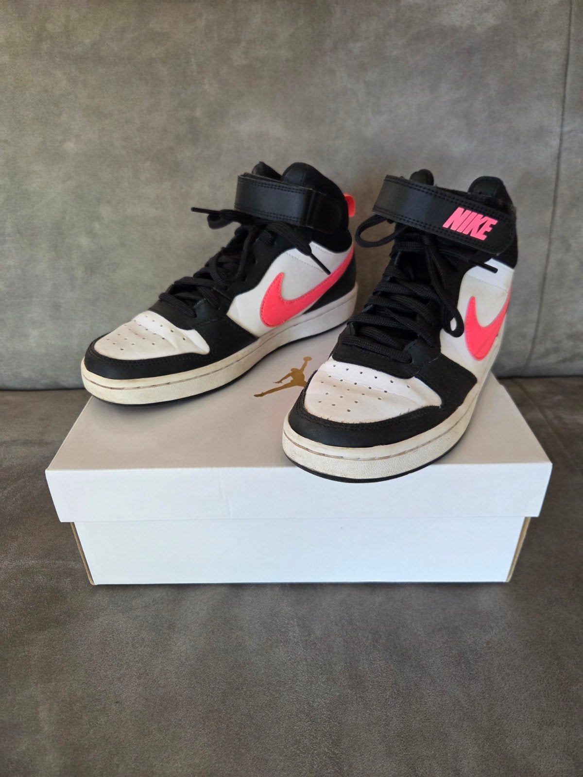 Nike Court Borough Mid 2 sneakers - Maat 38, Jongen of Meisje, Schoenen, Ophalen of Verzenden, Zo goed als nieuw