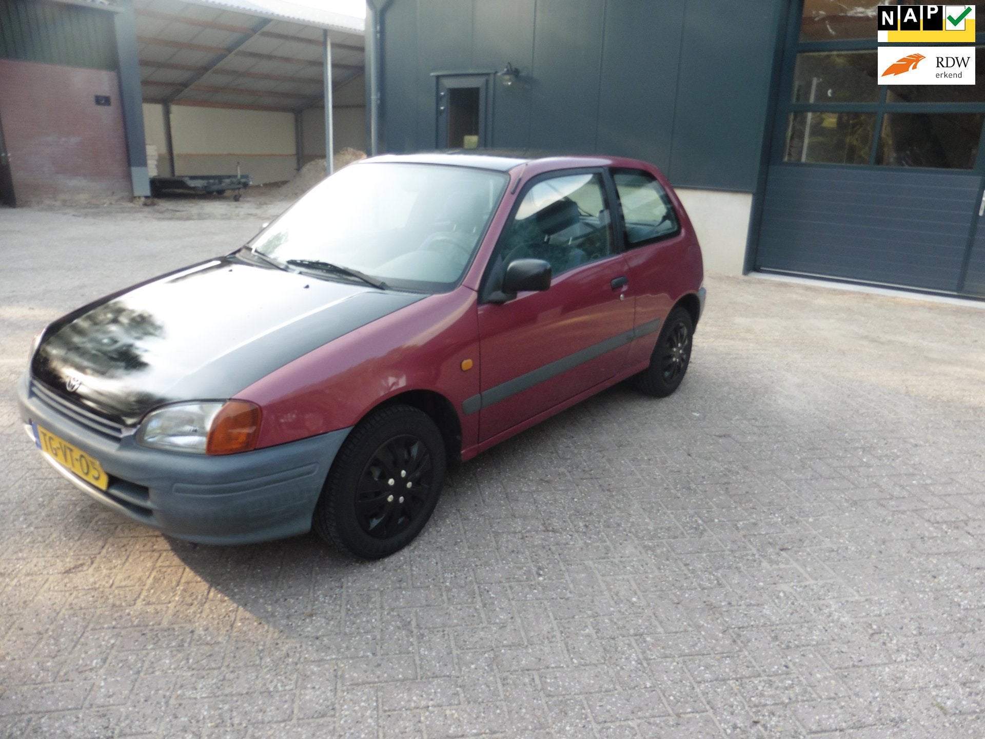 Toyota Starlet 1.3-16V Black, Auto's, Toyota, Bedrijf, Te koop, Starlet, Lichtmetalen velgen, Metallic lak, Benzine, Euro 2, Hatchback