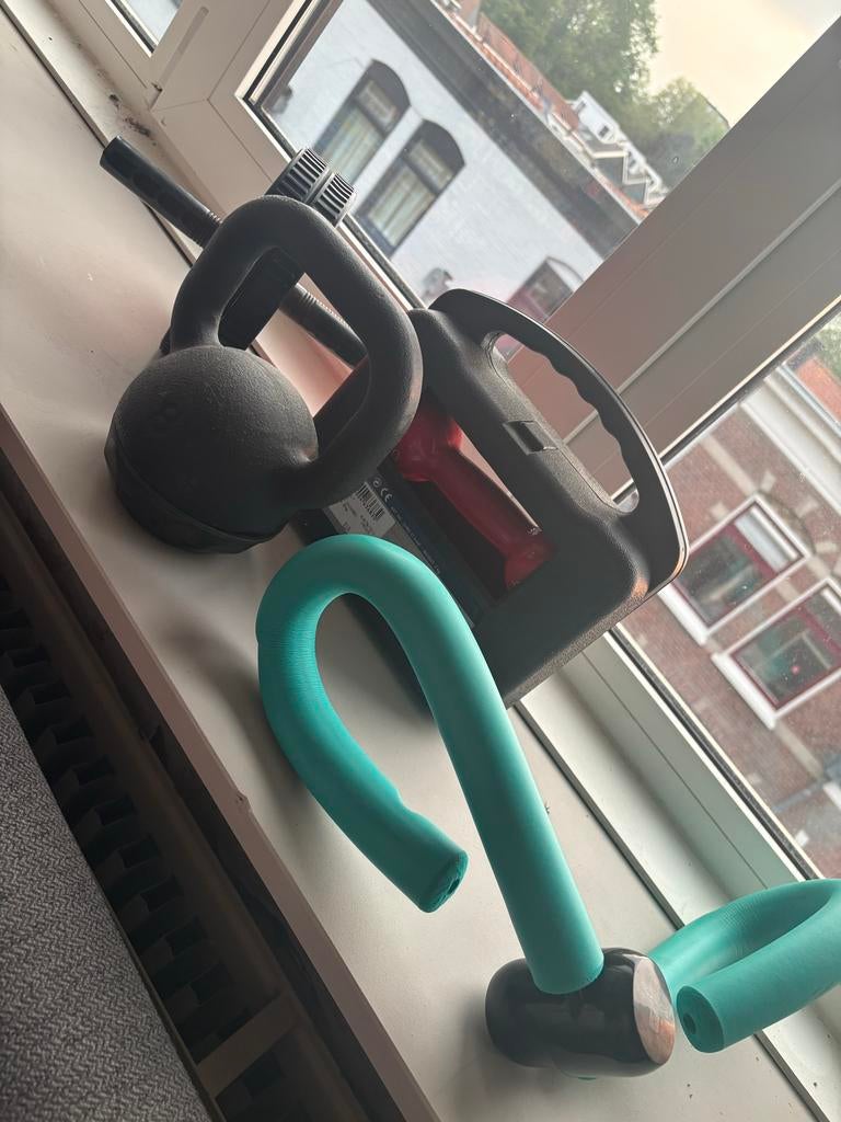Diverse sportartikelen: dumbbells, kettlebell, beentrainer, Sport en Fitness, Ophalen, Gebruikt, Armen, Dumbbell