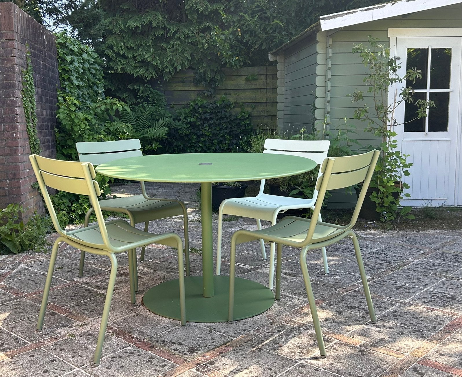 Tuinset 4 Fermob Luxembourg stoelen met Fatboy tafel, Ophalen, 4 zitplaatsen, Aluminium, Zo goed als nieuw