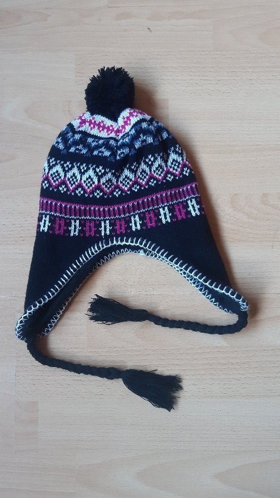 Winter muts / wintermuts / zwart roze wit / bolletje, Ophalen of Verzenden, Gedragen, Maat 38/40 (M), Muts