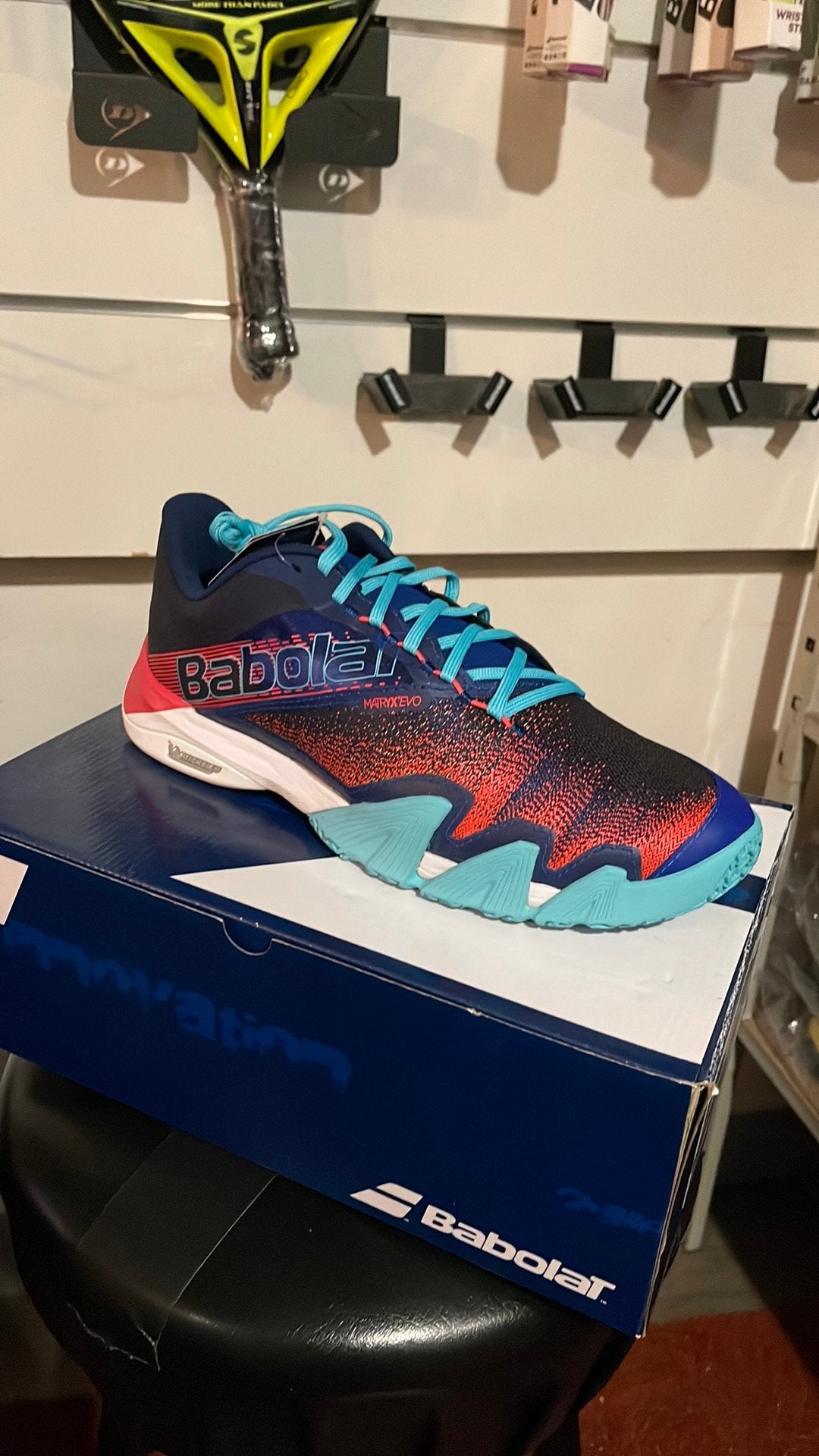 Padel schoenen NIEUW heren Babolat Jet premura 2 blauw/rood, Ophalen, Nieuw, Blauw, Sportschoenen