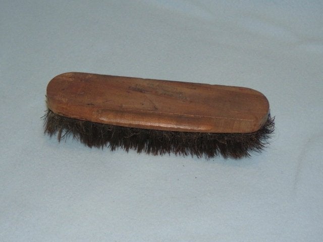 Echte oude houten schoenpoetsborstel met varkenshaar, Ophalen of Verzenden