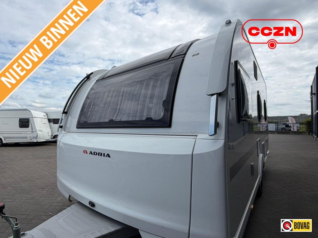 Adria Adora 542 UL, Schokbreker, Rondzit, Bedrijf, Adria