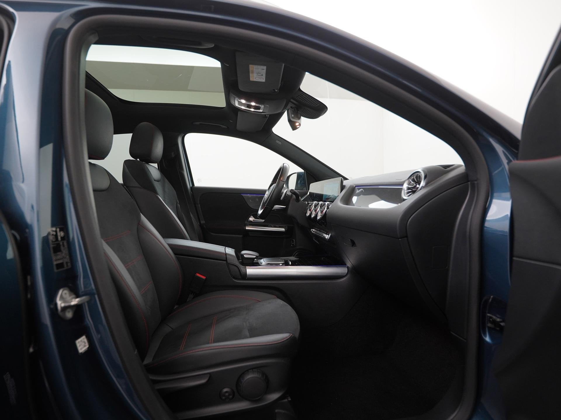 Mercedes-Benz GLA-klasse 250e AMG Line | Panoramadak | Head, Auto's, 12 maanden, Leder en Stof, Bedrijf, Hybride Elektrisch/Benzine