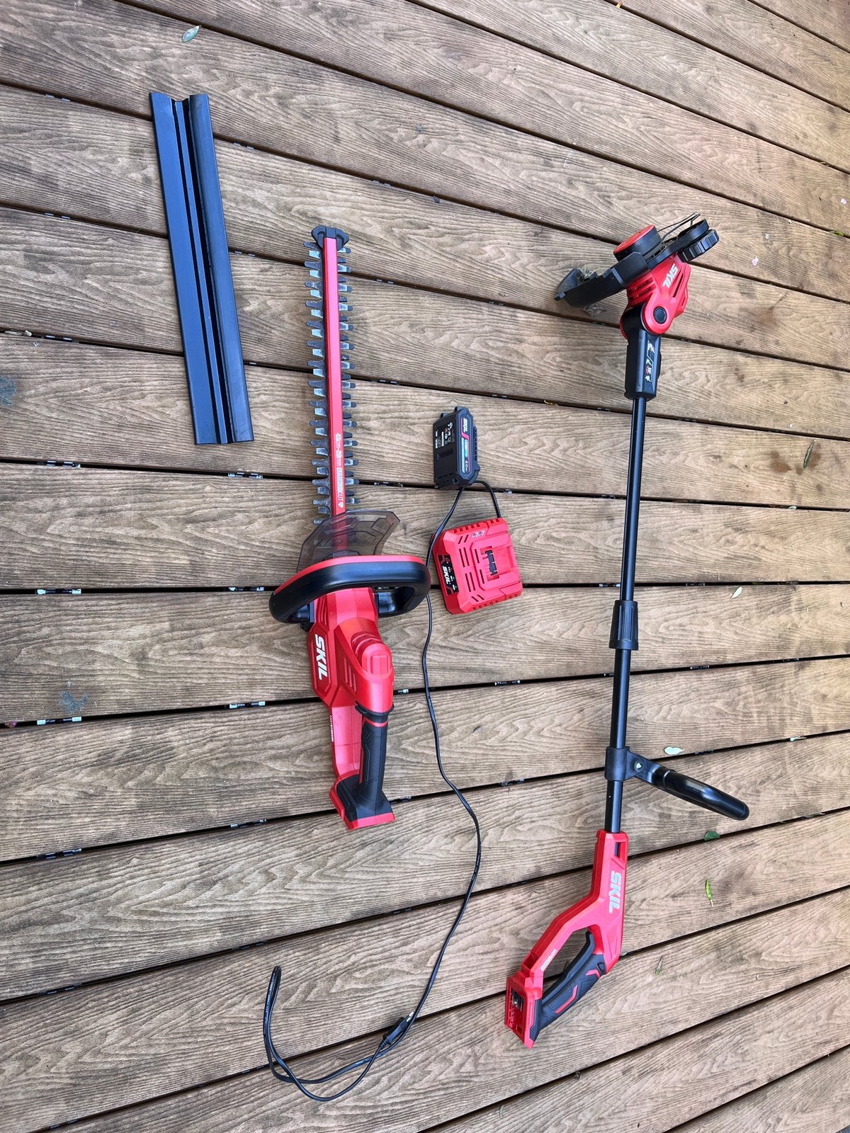 Skil heggenschaar en trimmer, Tuin en Terras, Ophalen, Zo goed als nieuw, Accu